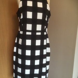 Banana Republic knee length sleeveless check pattern dress